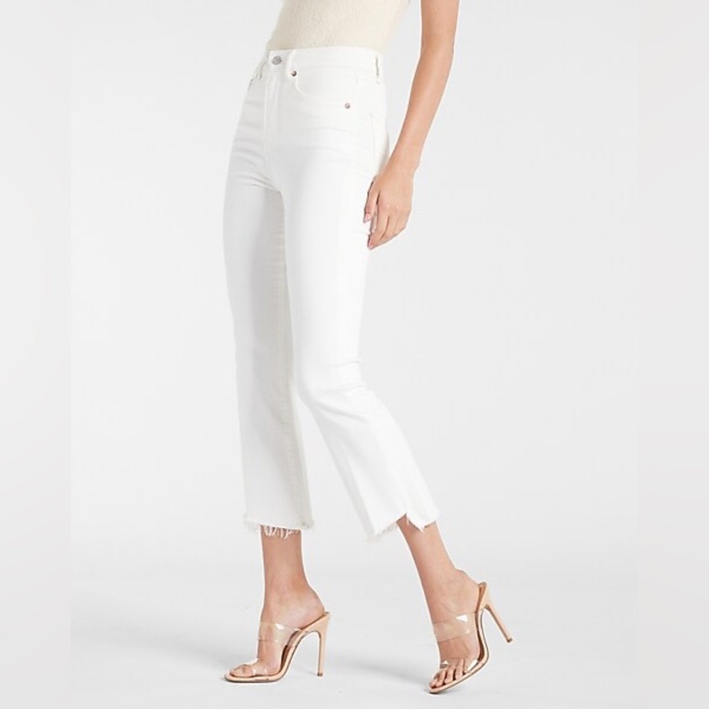 Express Hyper Stretch High Rise  Cropped Flare Jeans in white Sz 4